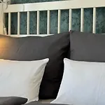 Sa Pogledom Na 3*